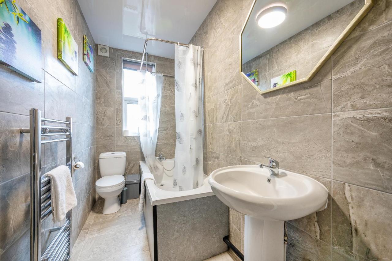 לידס *Rc12S* For Your Most Relaxed & Cosy Stay + Free Parking + Free Fast Wifi * מראה חיצוני תמונה
