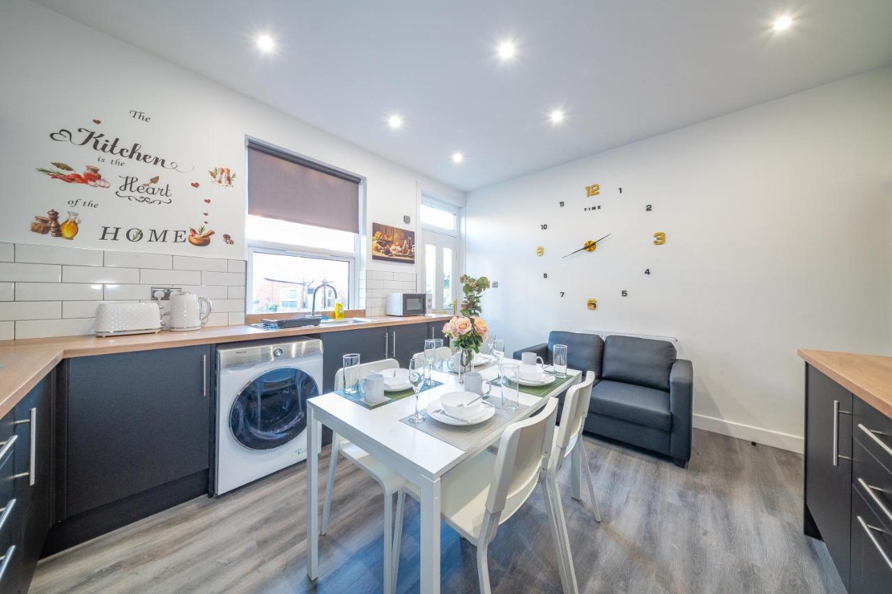 לידס *Rc12S* For Your Most Relaxed & Cosy Stay + Free Parking + Free Fast Wifi * מראה חיצוני תמונה